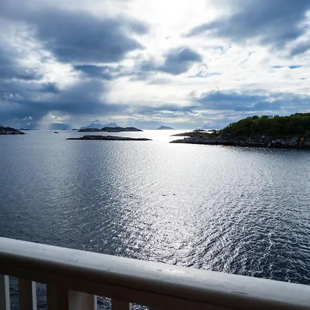 Seaview In *